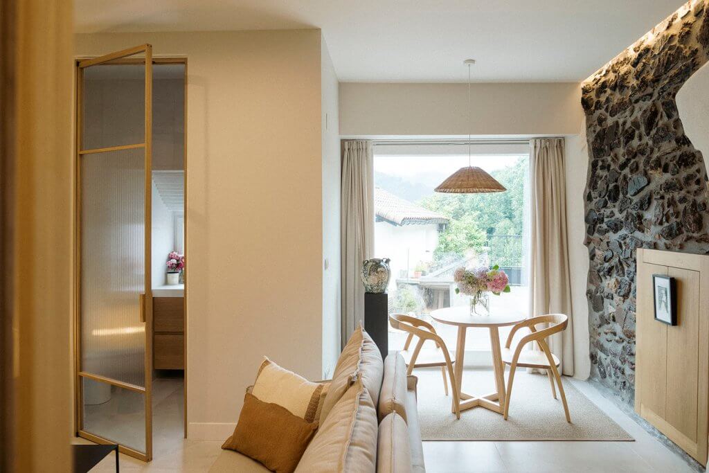 reforma interior de un estudio en gipuzkoa por Maria Jaka