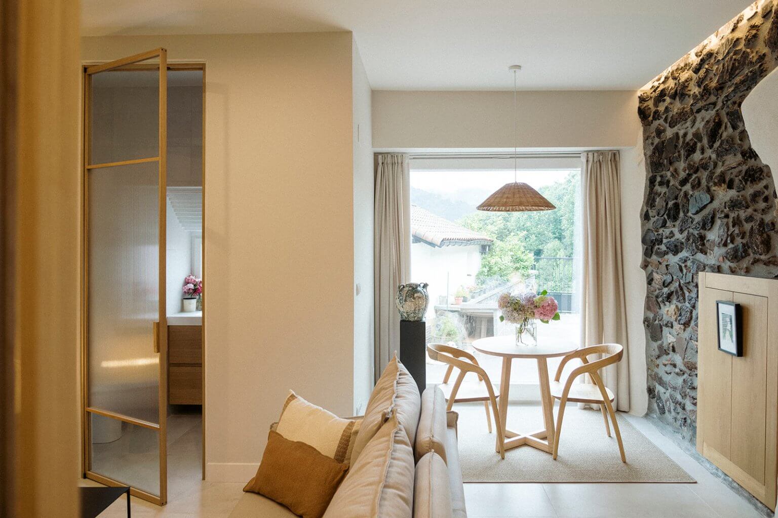 reforma interior de un estudio en gipuzkoa por Maria Jaka